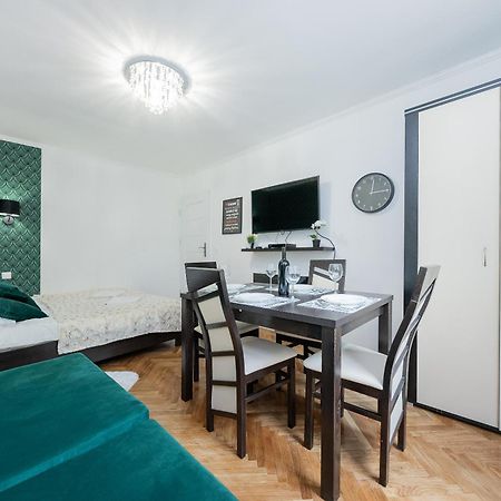 Unitapartament Short Rent Apartment In Warsaw By Metro Station Rondo Onz Apart With 3Bedrooms 22 Exteriér fotografie